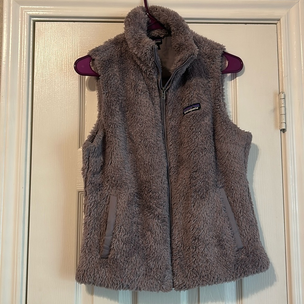 Women medium Patagonia fuzzy purple lavender lilac vest
